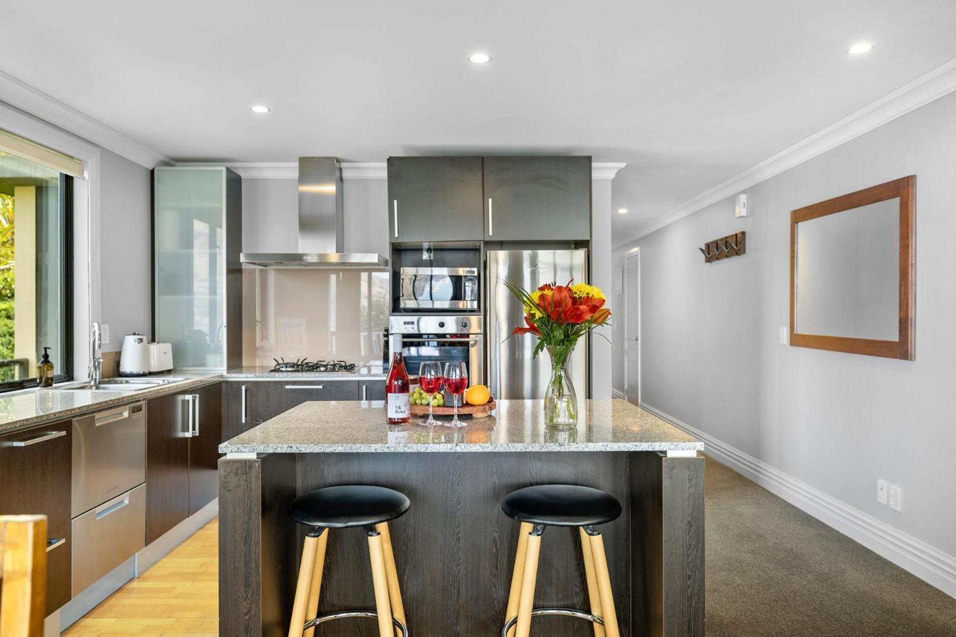 Lakefront Luxury 912 The Beacon 3 Bedroom Queenstown Dış mekan fotoğraf